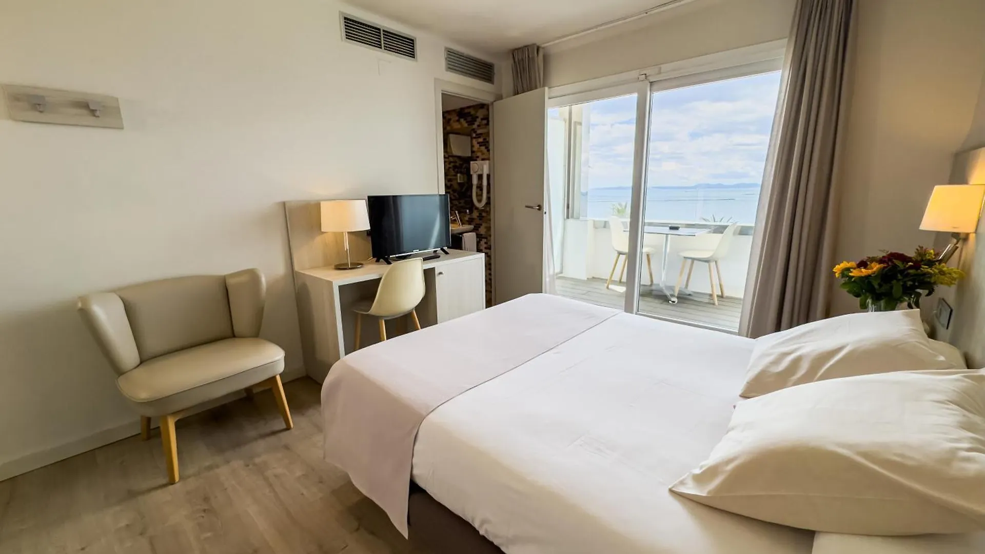 ***  Hotel Marina Roses Spain