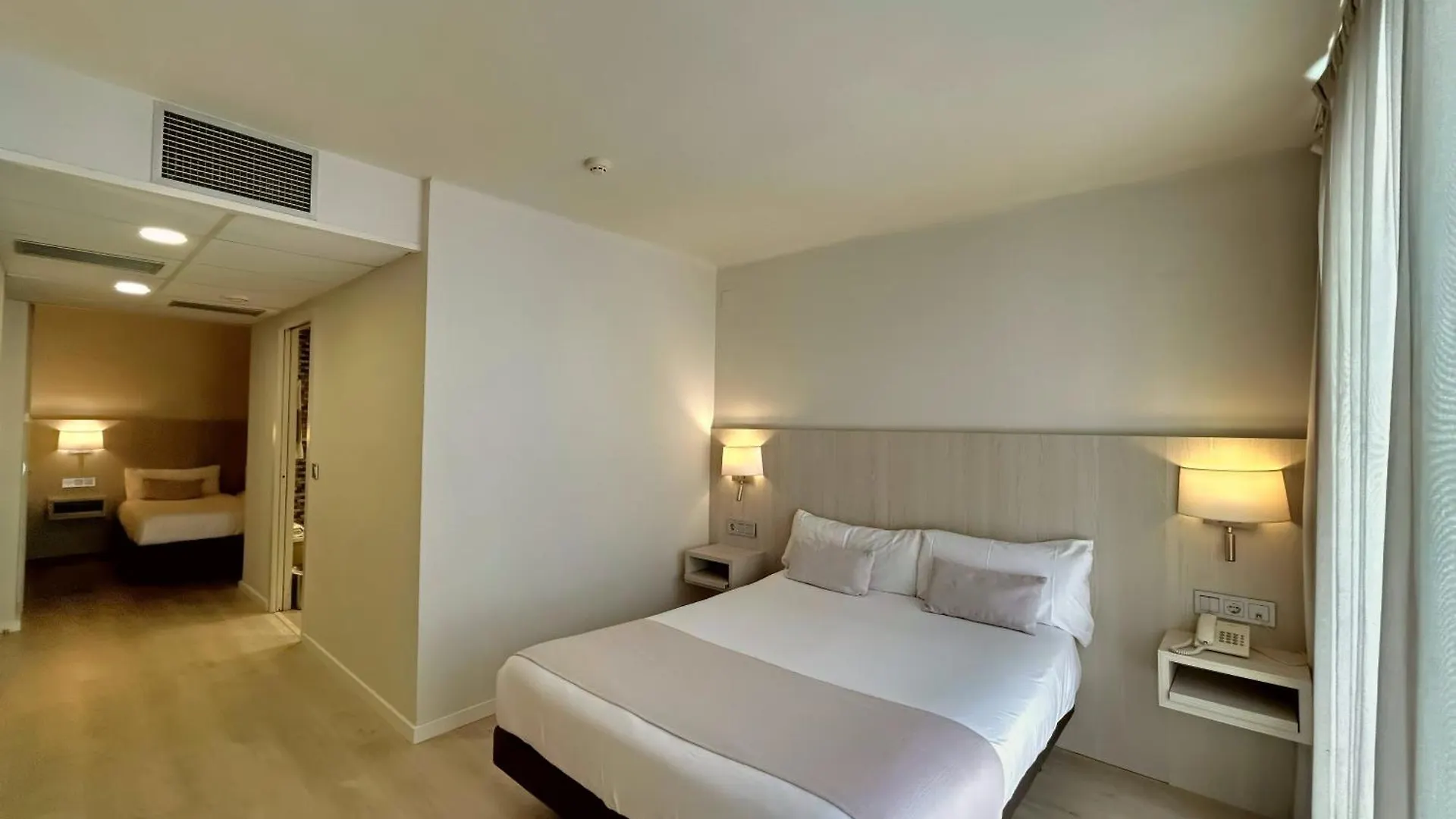 Hotel Marina Roses 3*,  Spain