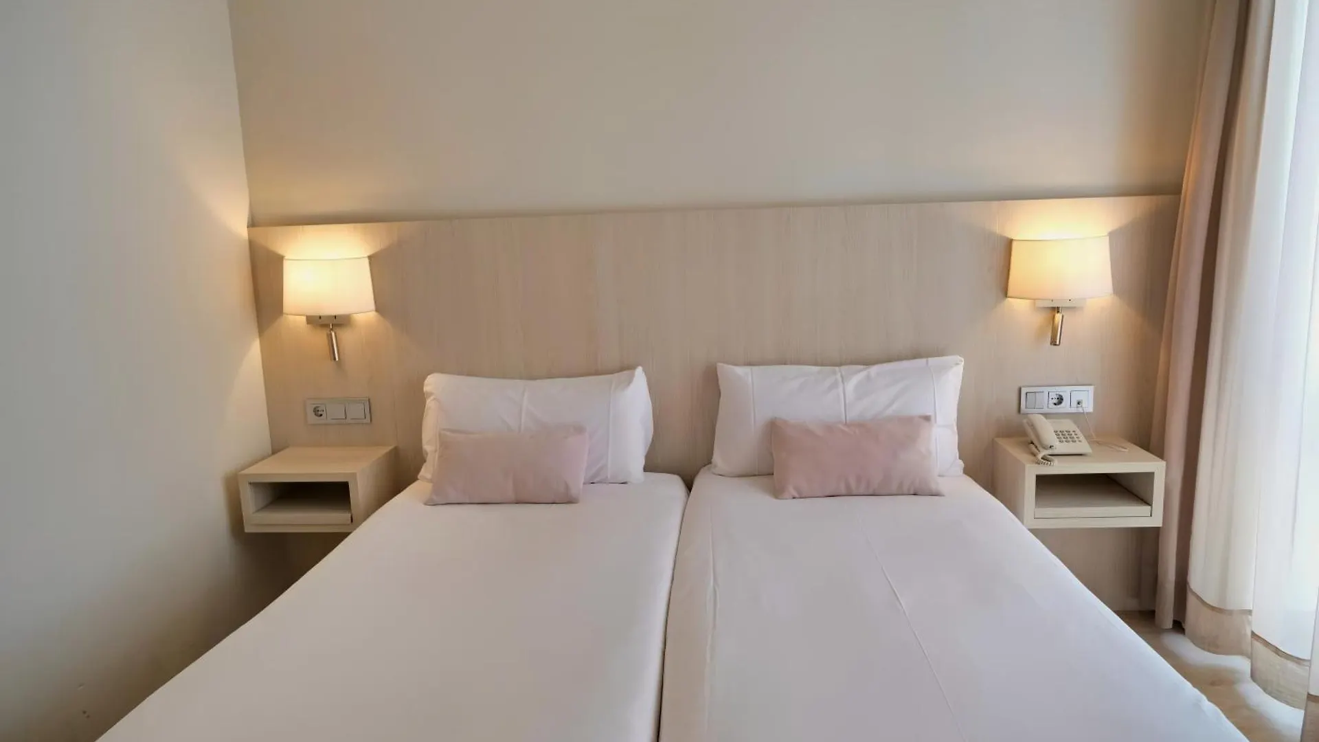 Hotel Marina Rosas 3*,  España