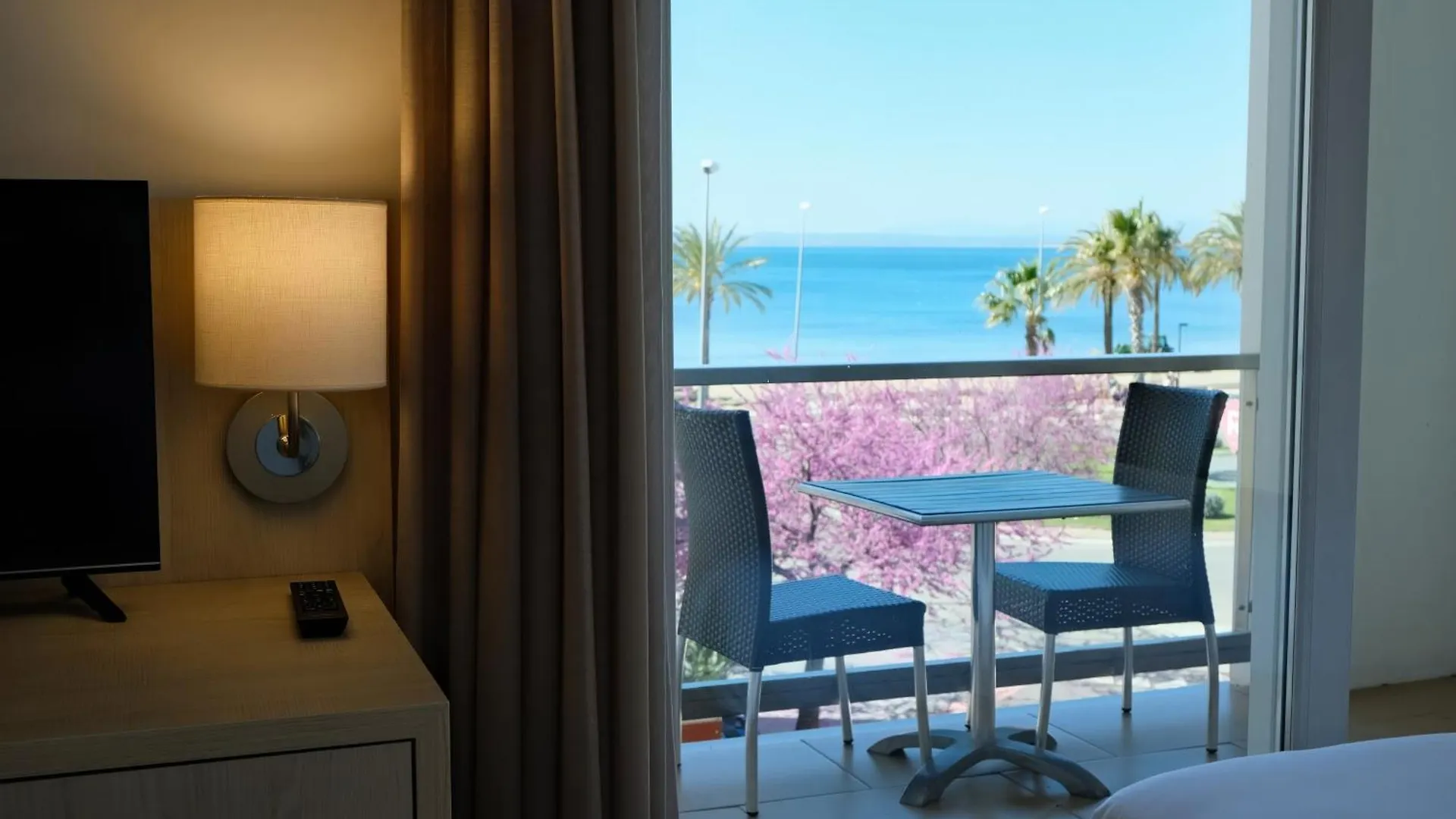 Hotel Marina Roses 3*,  Spain