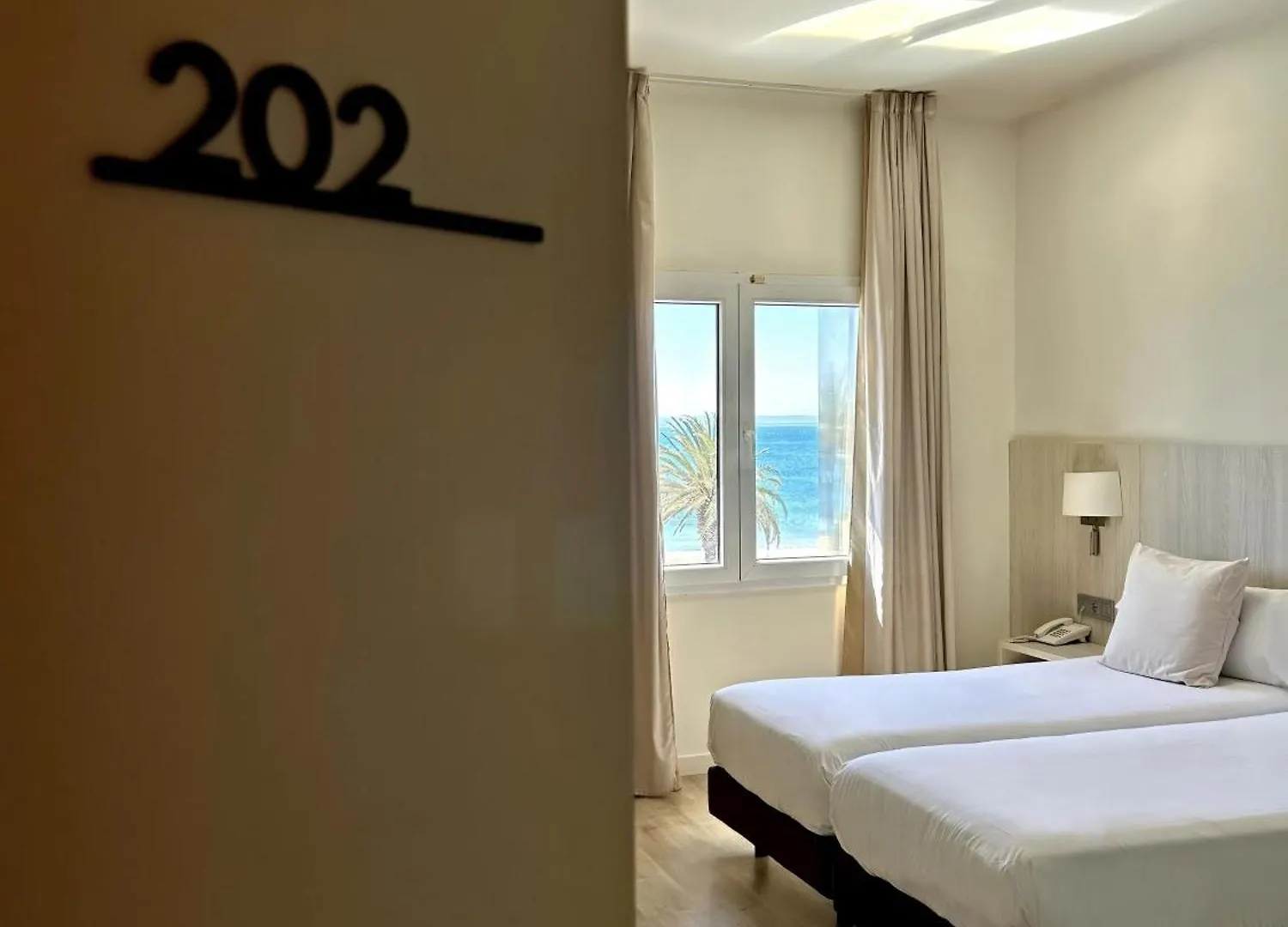 Hotel Marina روساس