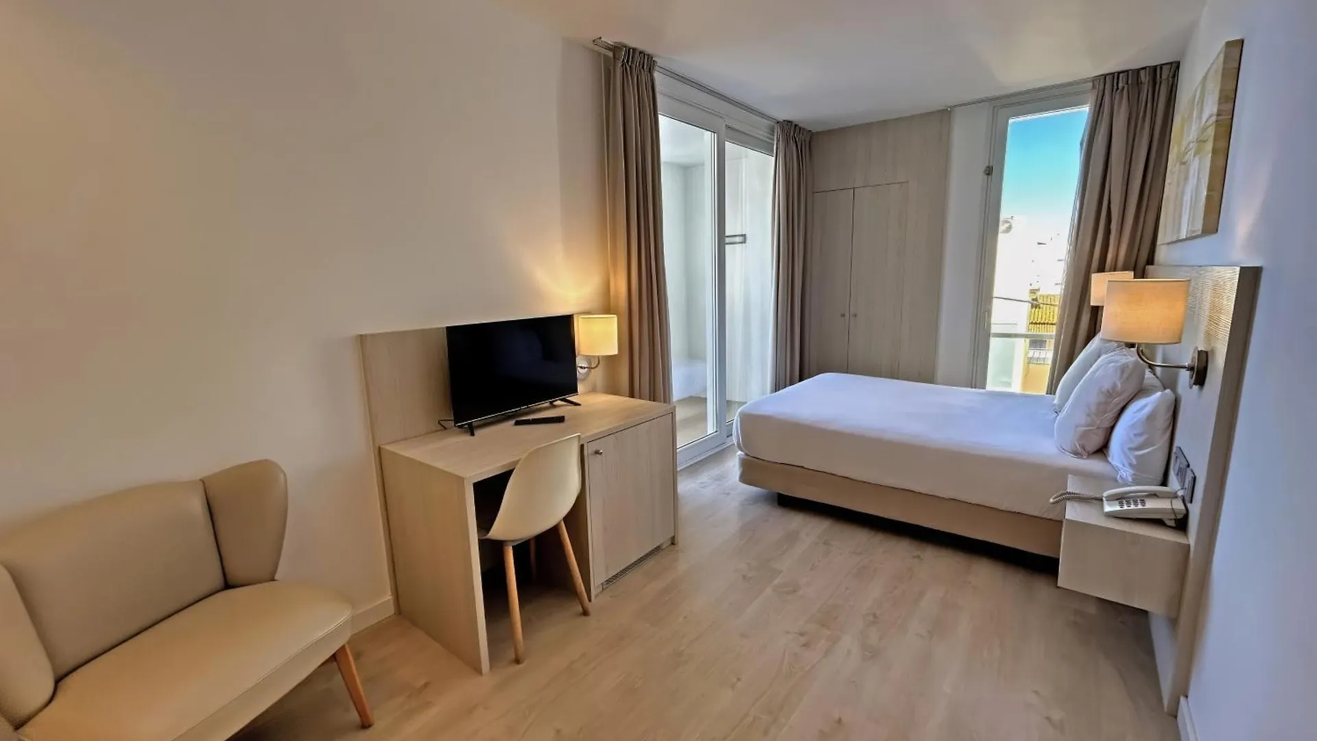 Hotel Marina روساس